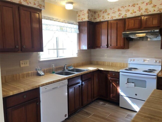 Building Photo - 13318 Rampchester Ln