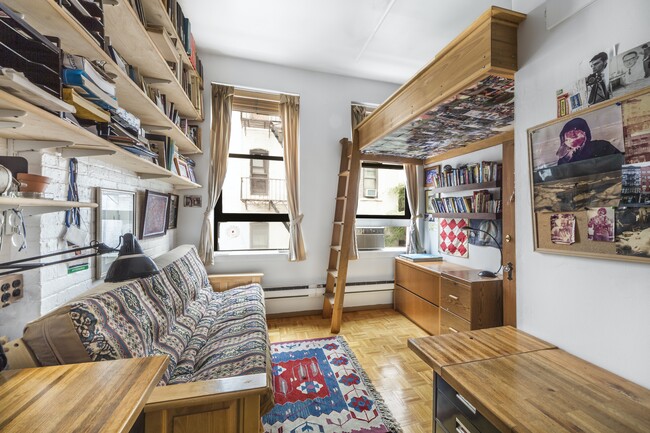 Building Photo - LOFT LIFE in SOHO