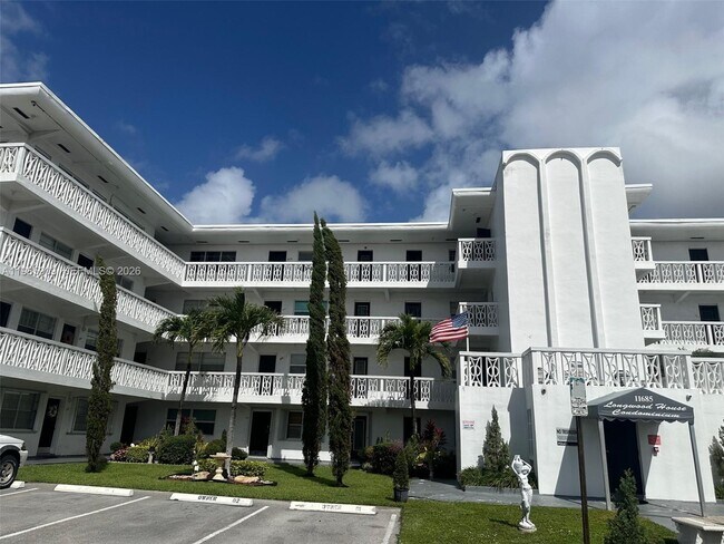 Foto del edificio - 11685 Canal Dr