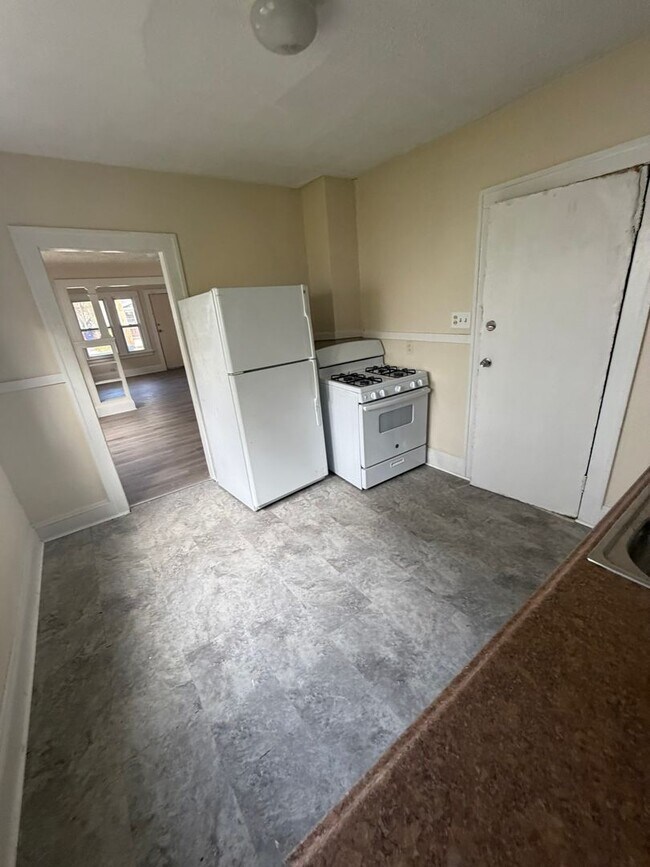 Foto del edificio - 12706 Parkhill Ave