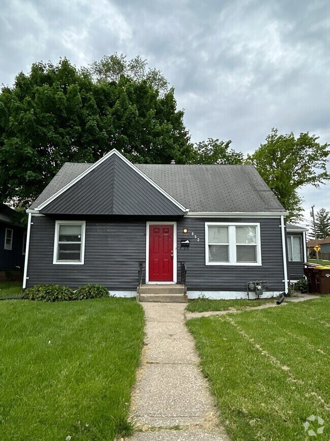 Auburn Manor Apartments for Rent with Extra Storage Rockford, IL 1