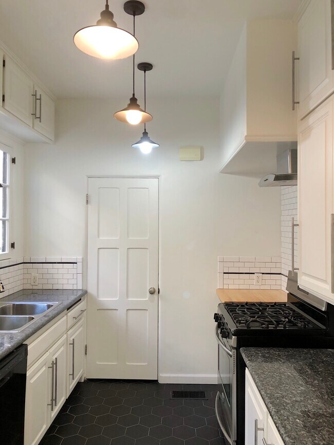 922 N La Jolla Ave Unit 1, West Hollywood, CA 90046 Apartments in