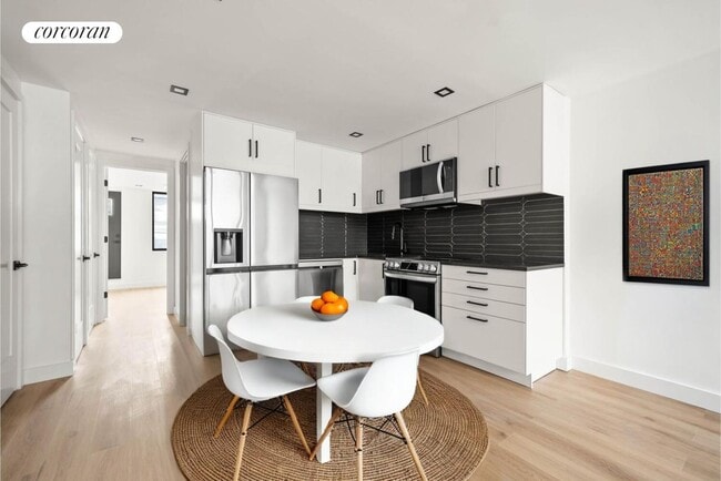 Building Photo - 232 27th St