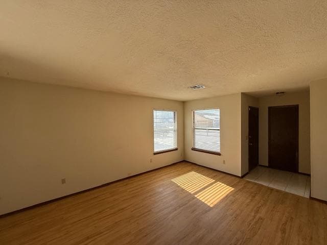 Foto del edificio - 114 Barrett Pl