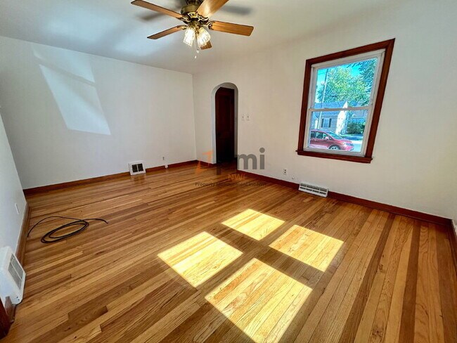 Foto del edificio - 9344 Keilman St