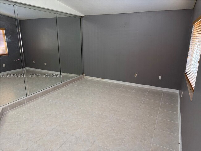 Foto del edificio - 3613 SW 112th Pl