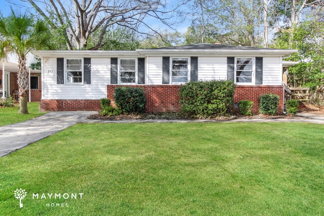 Building Photo - 911 Airport Blvd