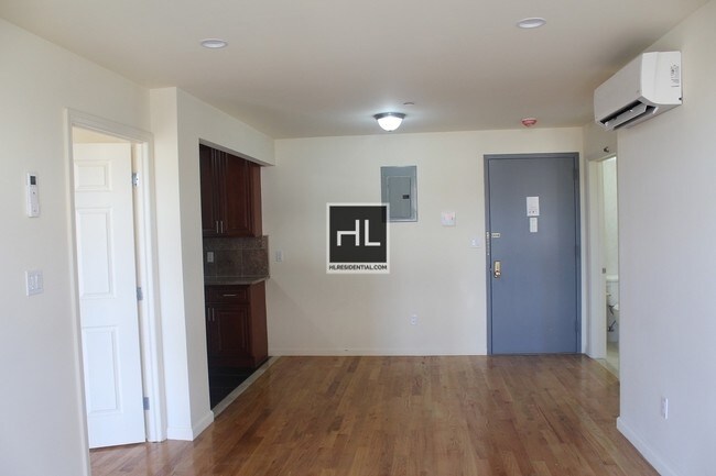 Foto del edificio - 90-34-90171 171st St