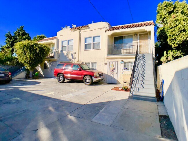 Building Photo - 242 W 13th St
