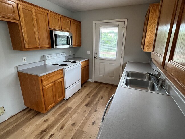 Foto del edificio - Remodeled Duplex in Ozark!