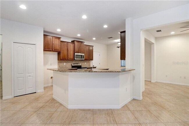 Building Photo - 4223 Granite Glen Loop Zephyrhills, FL 33544