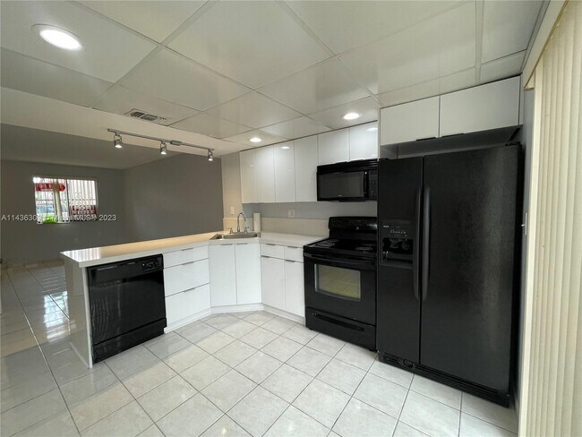 Building Photo - 1809 SW 107th Ave