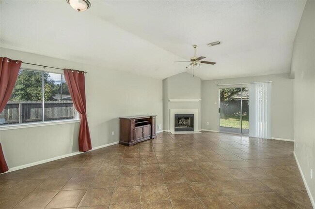 Building Photo - 16154 Little Cypress Ln