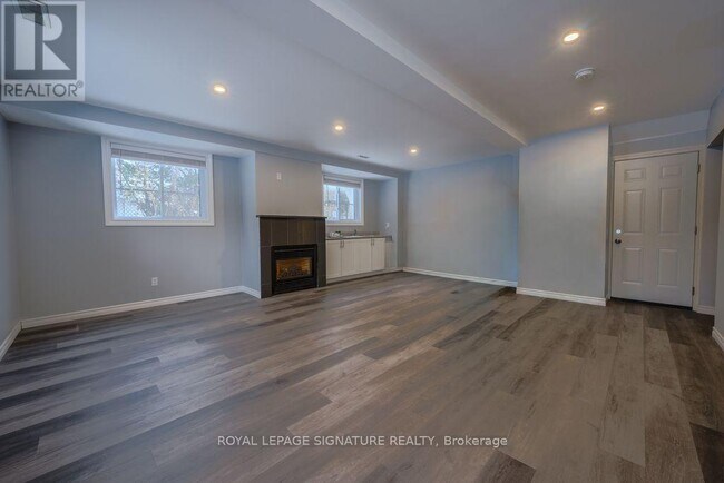 Photo du bâtiment - 2111 Lynn Heights Dr