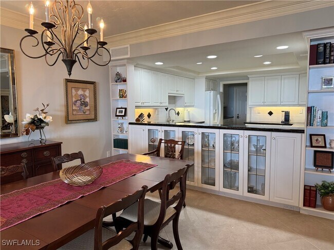 Foto del edificio - 6075 Pelican Bay Blvd