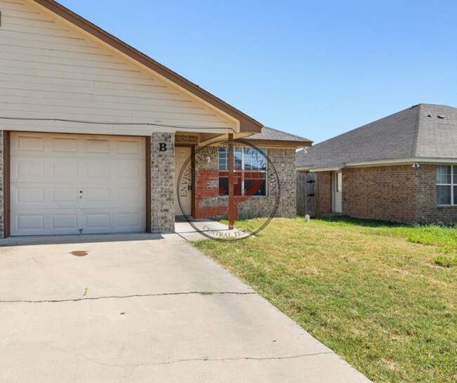 Building Photo - 1623 Yuma Trail
