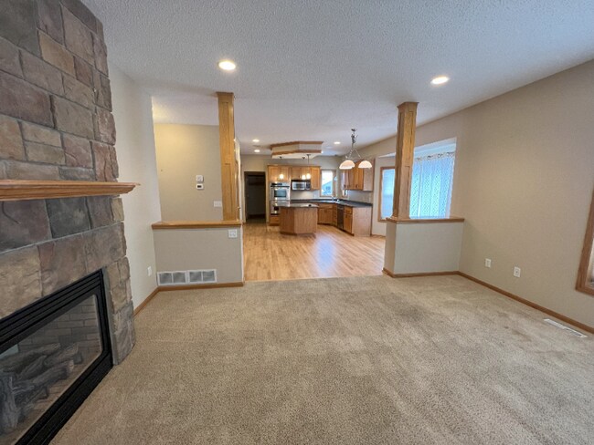 Building Photo - 54 Meadowlark Dr