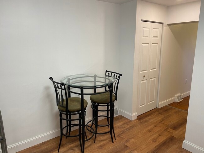 Building Photo - 2617 Jane St