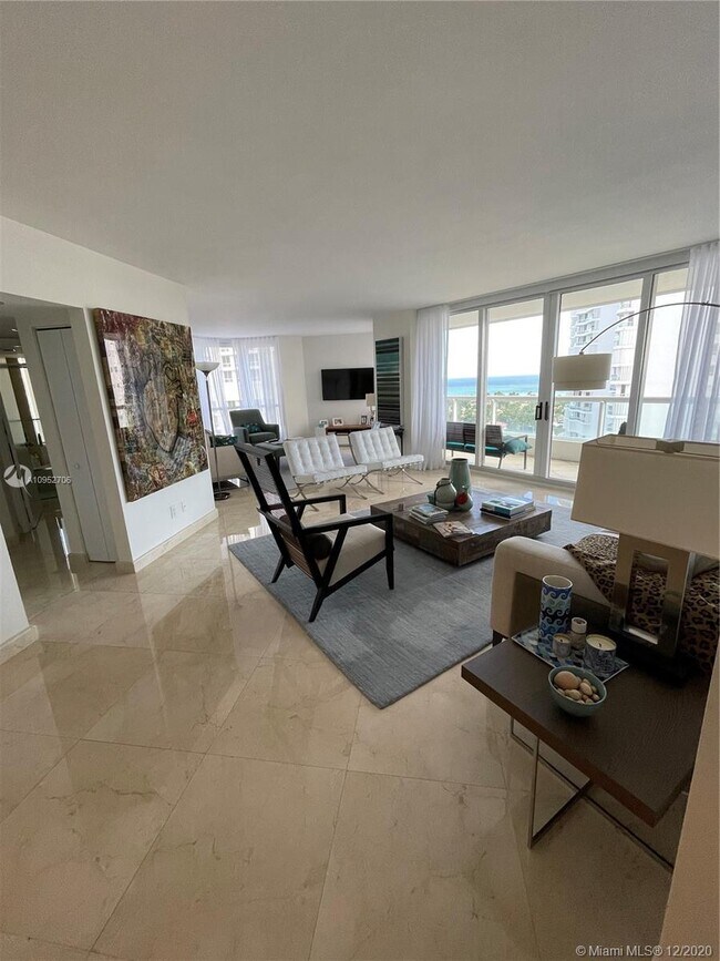Building Photo - 21055 Yacht Club Dr