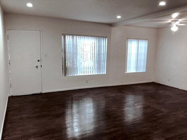 Building Photo - 3419 Club Dr