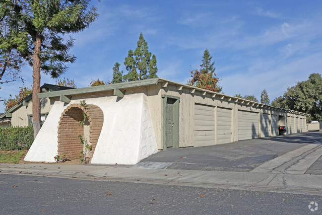 Building Photo - Sierra Grande Apartments