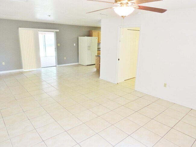 Building Photo - 230 Spartan Dr