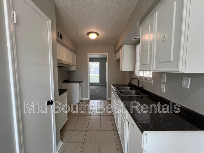 Foto del edificio - 3230 S Goodlett St