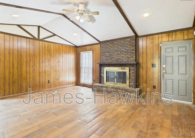 Foto del edificio - 3218 Riderwood Dr