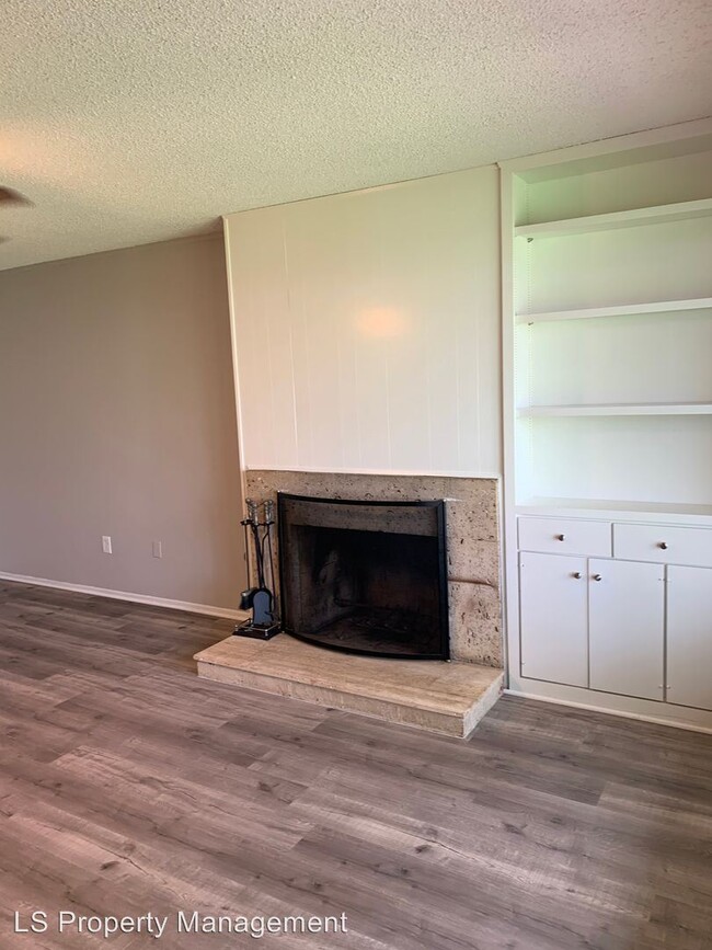 Building Photo - 14541 Carfax Dr