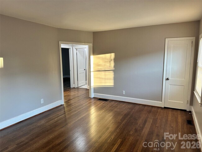 Foto del edificio - 538 Bowman Rd