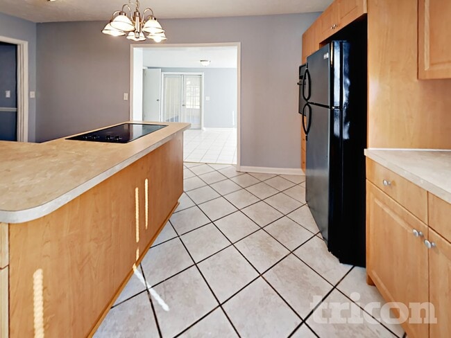 Building Photo - 1809 W Crawford St