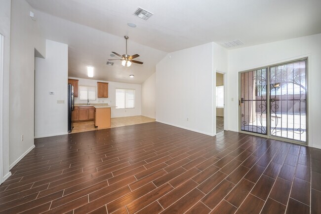 Building Photo - Tucson, AZ - House - $1,645.00 Available O...
