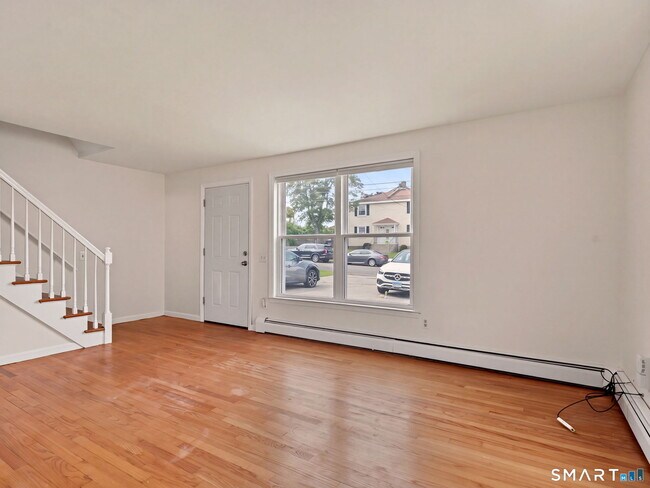 Foto del edificio - 108 Kenwood Ave
