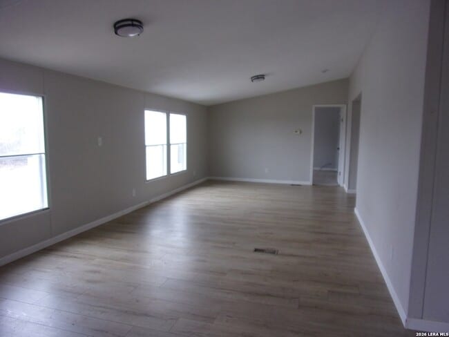 Building Photo - 360 Rangeland Rd