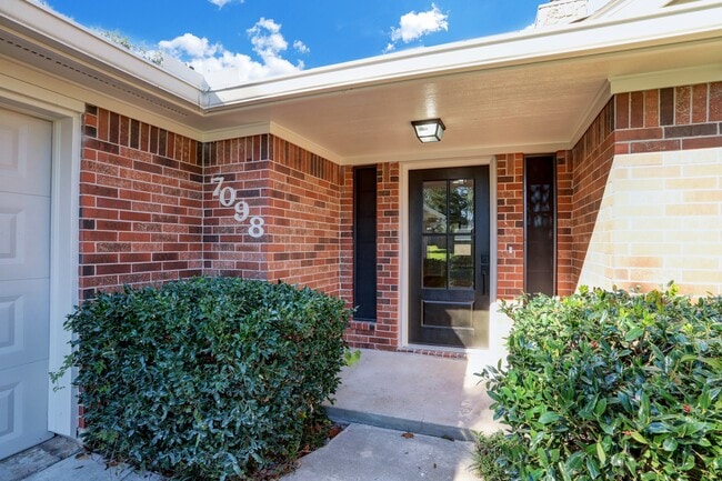 Foto del edificio - 7098 Shadow Lake Dr