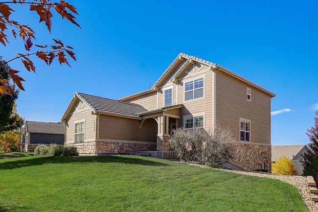 Building Photo - Must See 4 Bedroom!