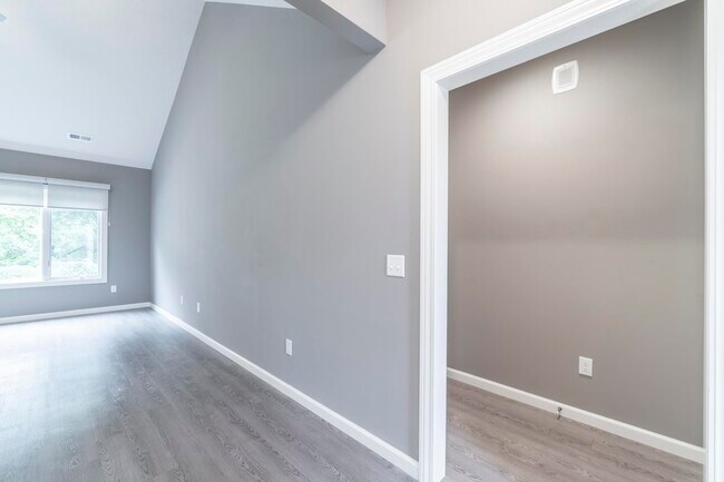 Building Photo - 2128 Freestone Pl