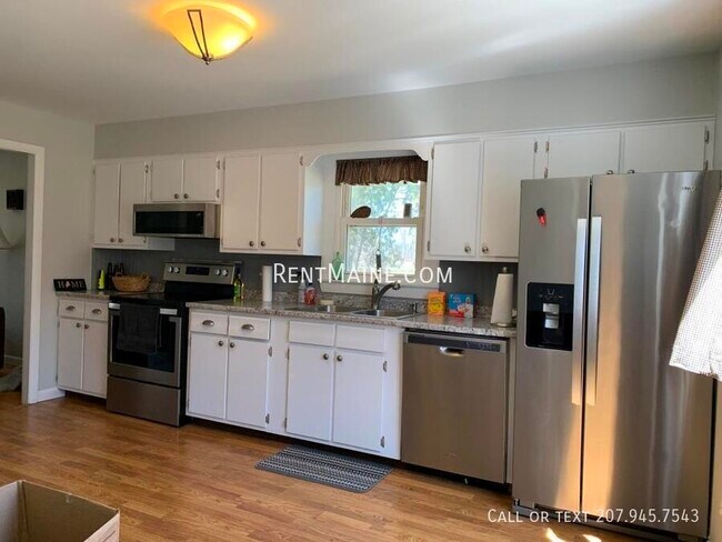 Building Photo - 1844 Essex St