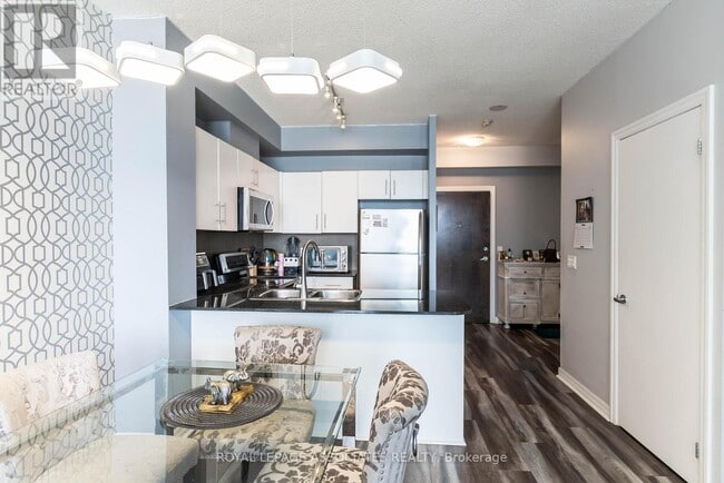 Photo du bâtiment - 16 Yonge St