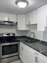 Building Photo - 7820 NE Bayshore Ct