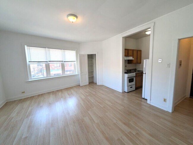 Foto del edificio - 0 bedroom in CHICAGO IL 60626