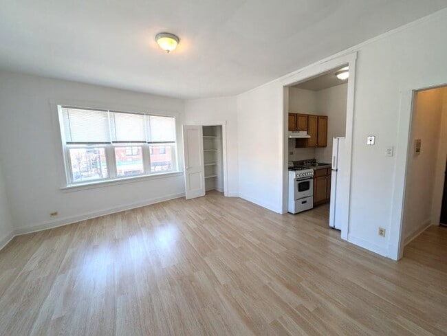 Building Photo - 0 bedroom in CHICAGO IL 60626