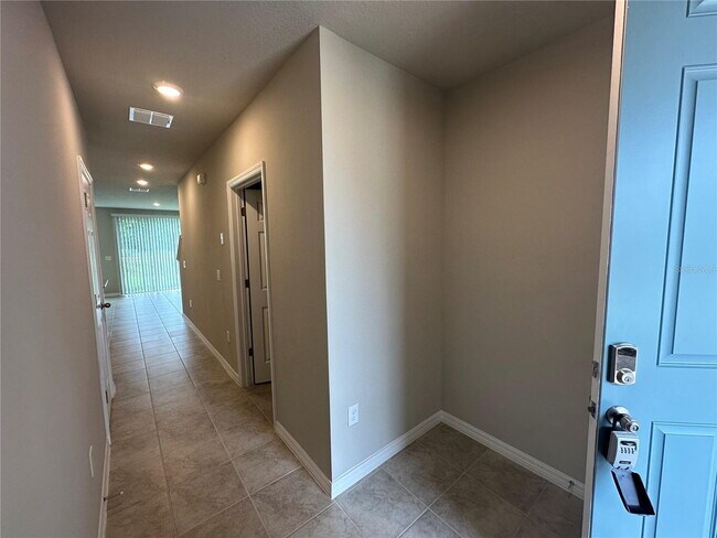 Foto del edificio - New 3 Bed, 2.5 Bath Townhouse in Davenport FL 33896.