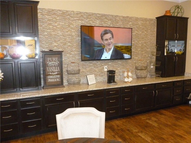 Building Photo - 301 Elk Dr