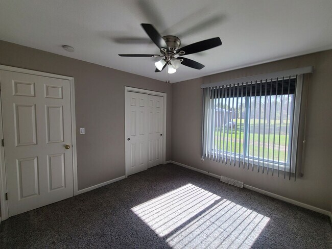 Building Photo - Two Bedroom One Bath House in Benton Harbor