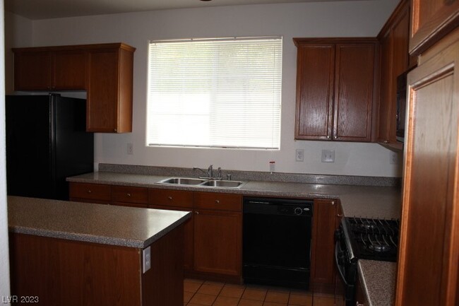 Building Photo - 9033 Attractive Ct