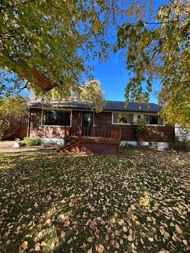 Building Photo - 41 W Evergreen Dr
