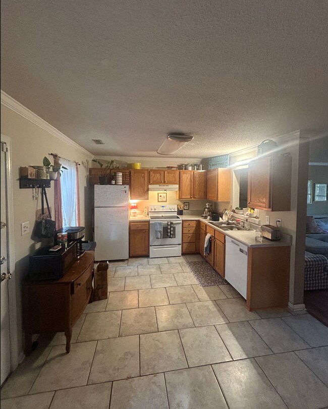 Foto del edificio - 215 Hodgson Dr