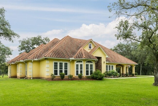 Building Photo - 31910 Amberjack Dr