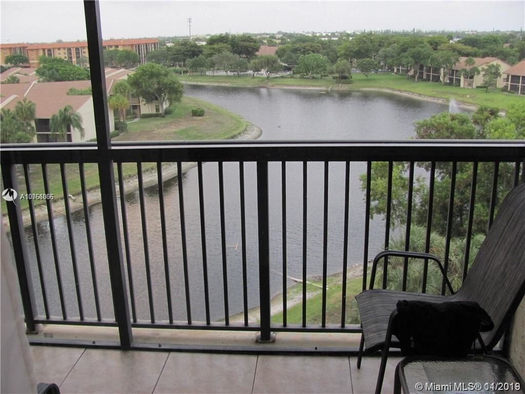 Foto principal - 1266 S Military Trail